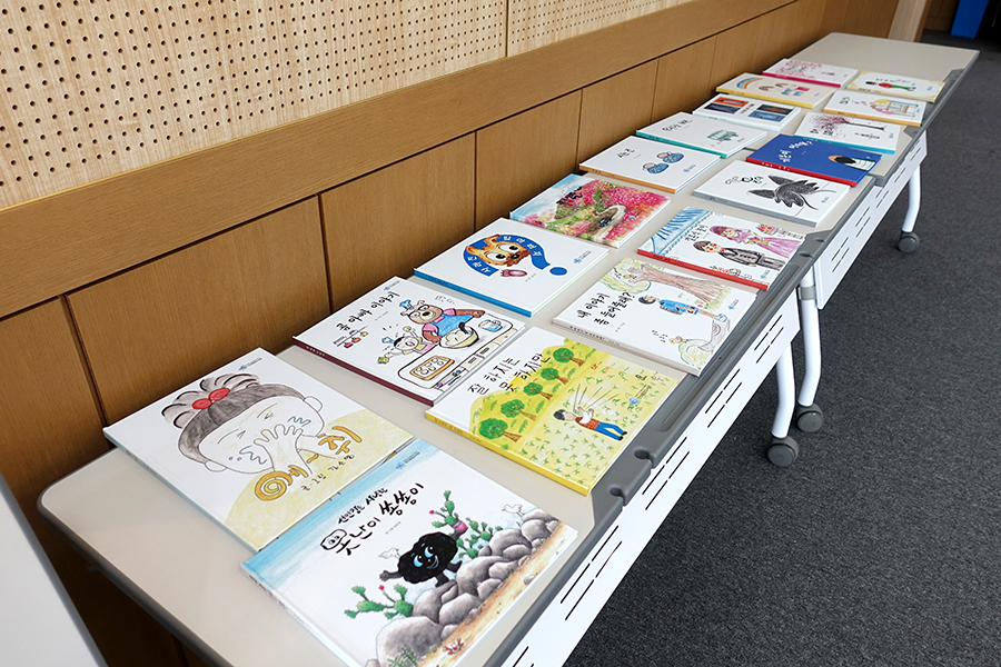 안산시민들이 직접 만든 그림책, 도서관 순회 전시