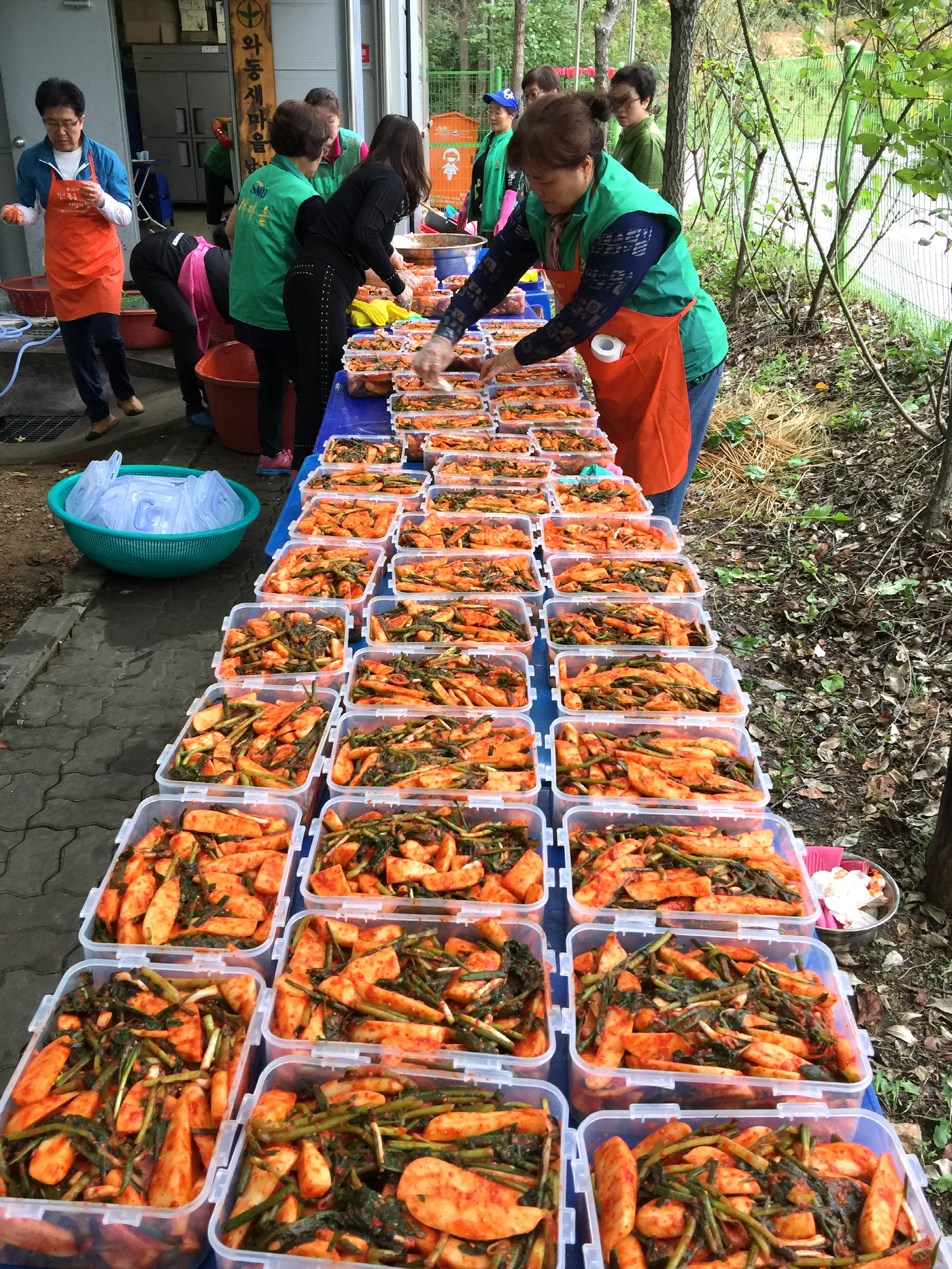 와동 새마을부녀회, 저소득 50가구에 김치 전달